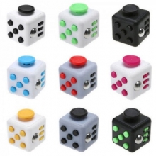 Кубик антистресс Finger cube 7 цветов KB-7611